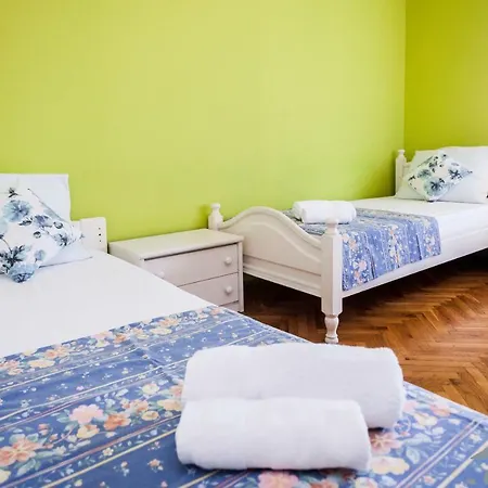 Spring Apartment *