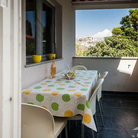Spring Apartment * Σπλιτ