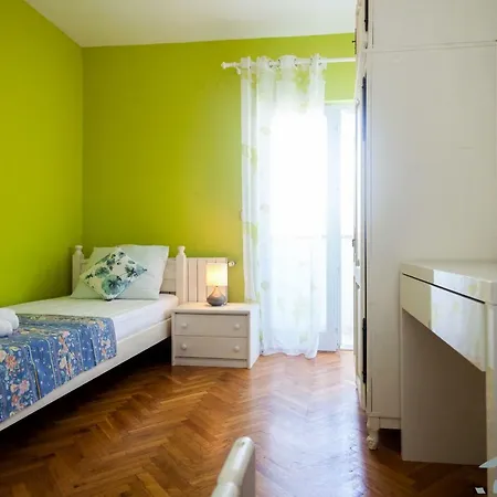 Spring Apartment Apartment Split