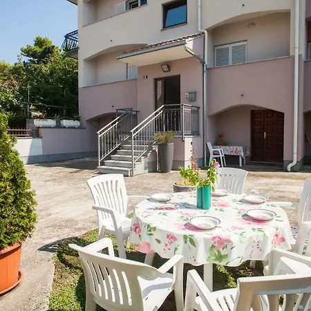 Διαμέρισμα Spring Apartment
